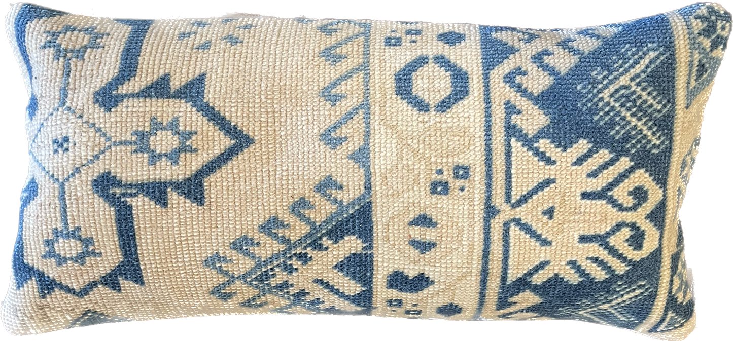WOVEN KIDNEY PILLOW